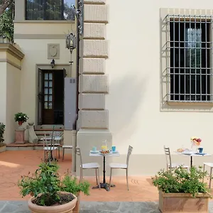 https://villa-il-leone.it-tuscanyhotel.com